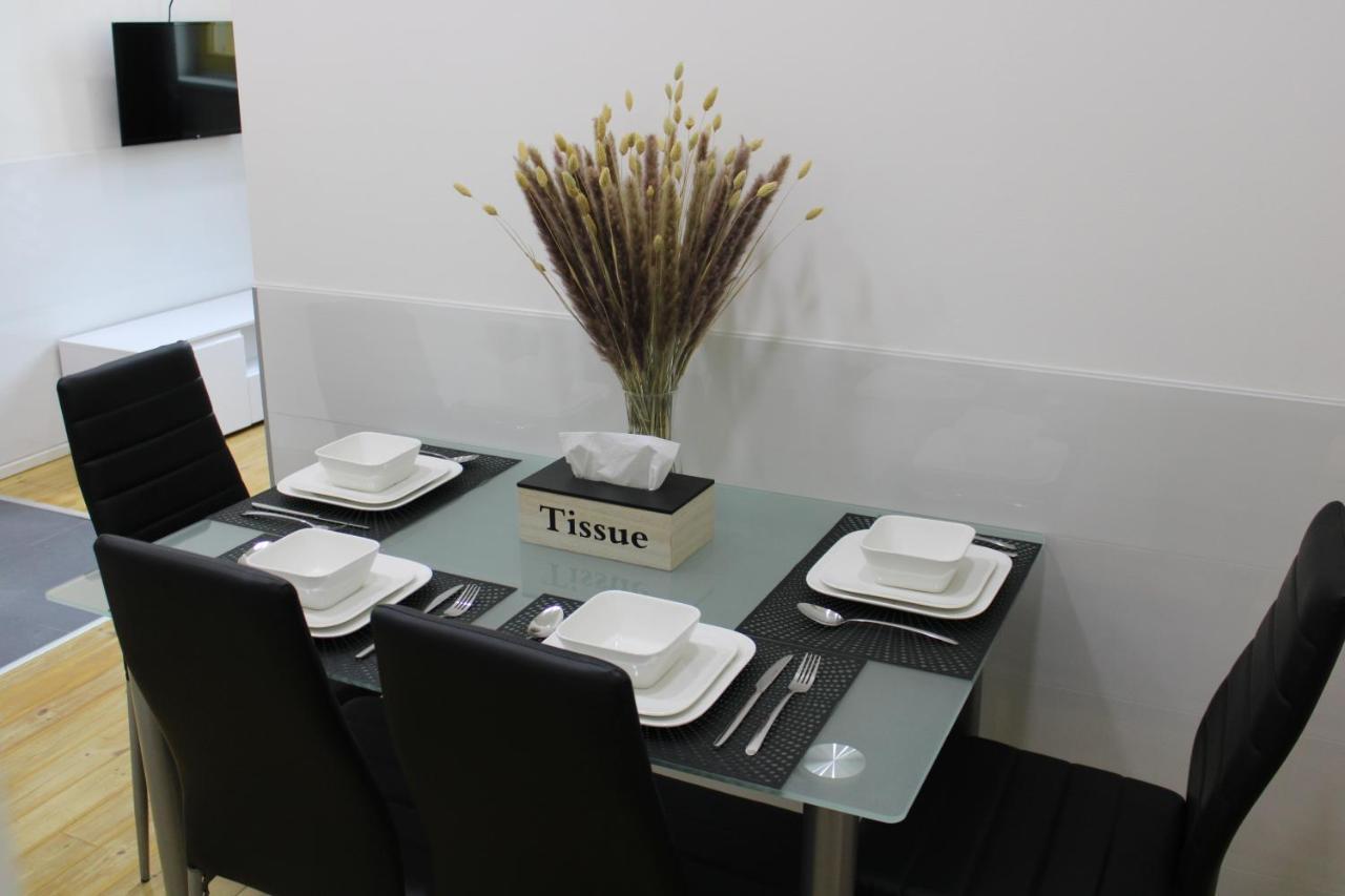 Lyly Apartment - Modern Apartment With Free Parking Prága Kültér fotó