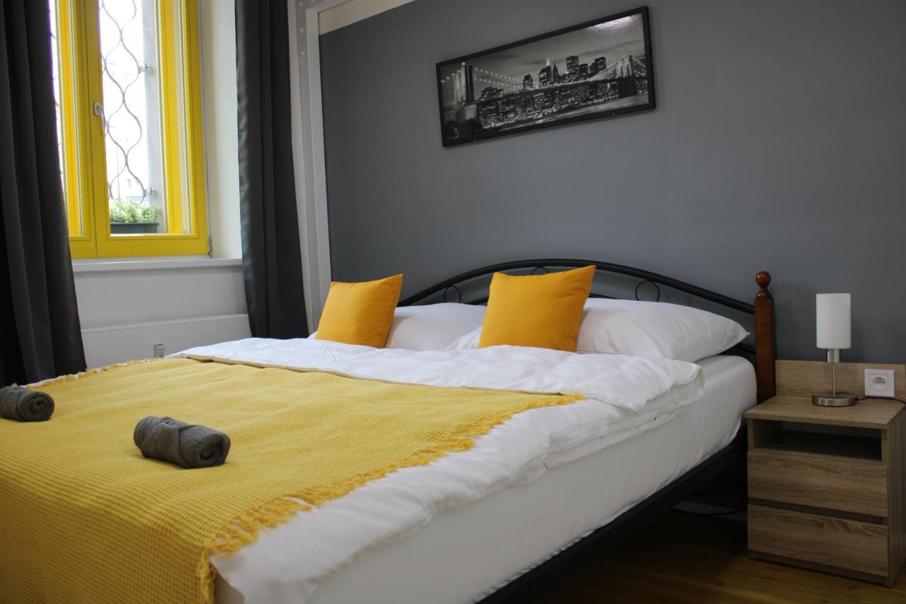 Lyly Apartment - Modern Apartment With Free Parking Prága Kültér fotó